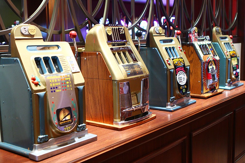 Make the Most of Your Time at the Casino by Choosing the Right Gambling Option